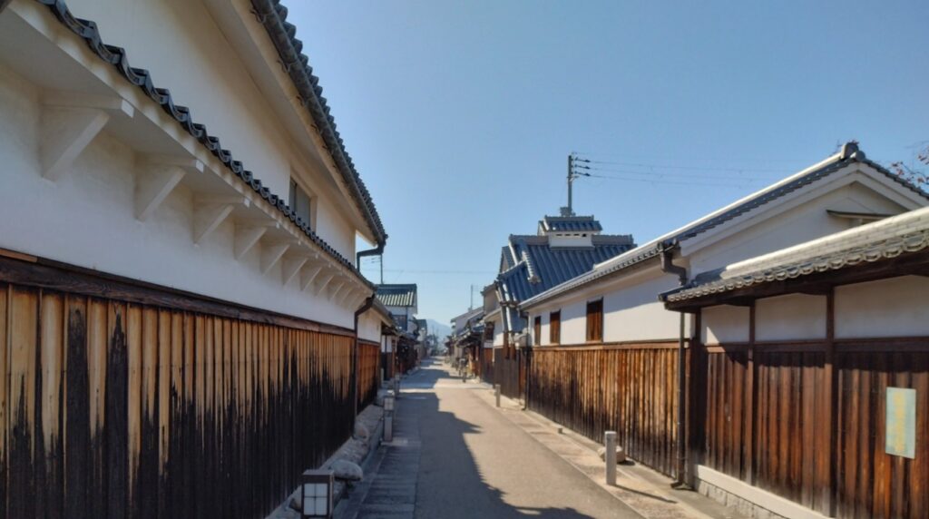 日本の道100選の城之門筋を南に向かって